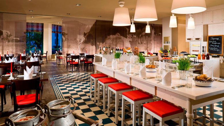 <b>Munich Airport Marriott Hotel Restaurant</b>. Images powered by <a href="https://www.leonardoworldwide.com/" title="Leonardo Worldwide" target="_blank">Leonardo</a>.