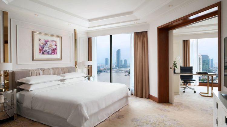 Royal Orchid Sheraton Riverside Hotel Suite