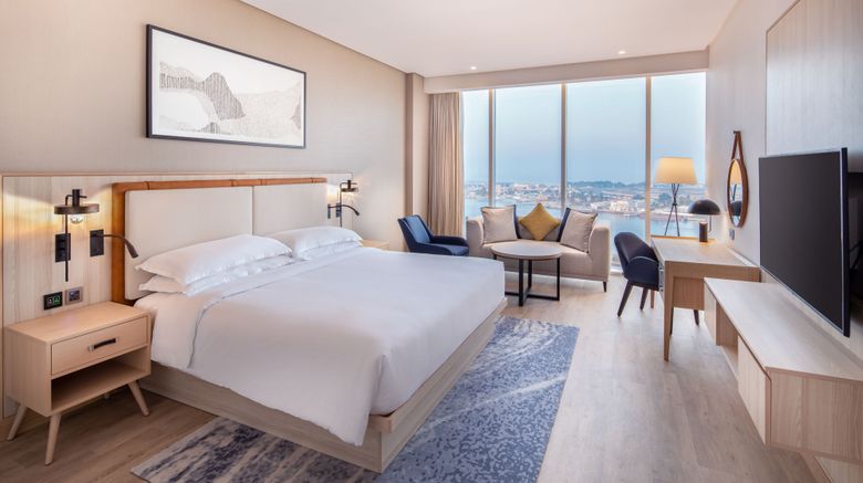 <b>Four Points by Sheraton Jeddah Corniche Room</b>. Images powered by <a href="https://www.leonardoworldwide.com/" title="Leonardo Worldwide" target="_blank">Leonardo</a>.