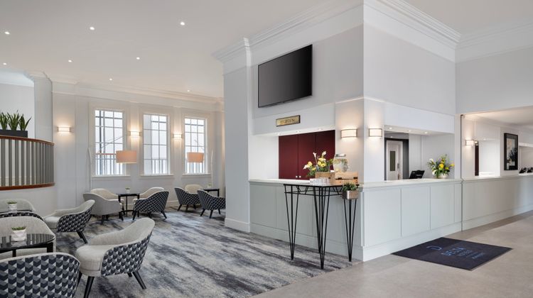 Delta Hotels Heathrow Windsor Exterior