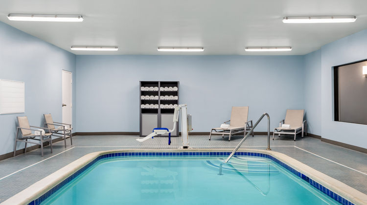 Holiday Inn Express Pool