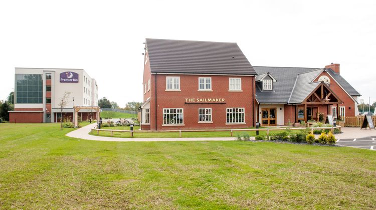 Premier Inn Hotel Gosport Exterior