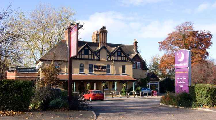 Premier Inn Gravesend Central Exterior