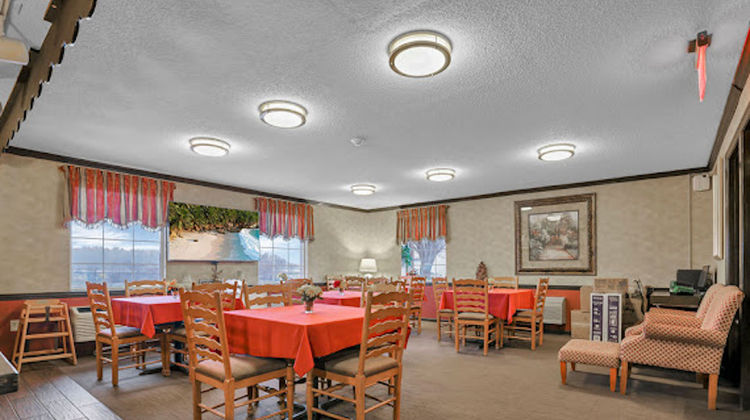 Red Roof Inn Uhrichsville Restaurant