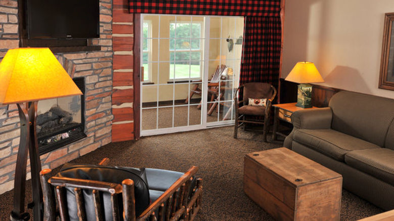 <b>Stoney Creek Hotel & Conference Center Suite</b>. Images powered by <a href="https://www.leonardoworldwide.com/" title="Leonardo Worldwide" target="_blank">Leonardo</a>.
