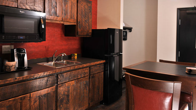 <b>Stoney Creek Hotel & Conference Center Suite</b>. Images powered by <a href="https://www.leonardoworldwide.com/" title="Leonardo Worldwide" target="_blank">Leonardo</a>.