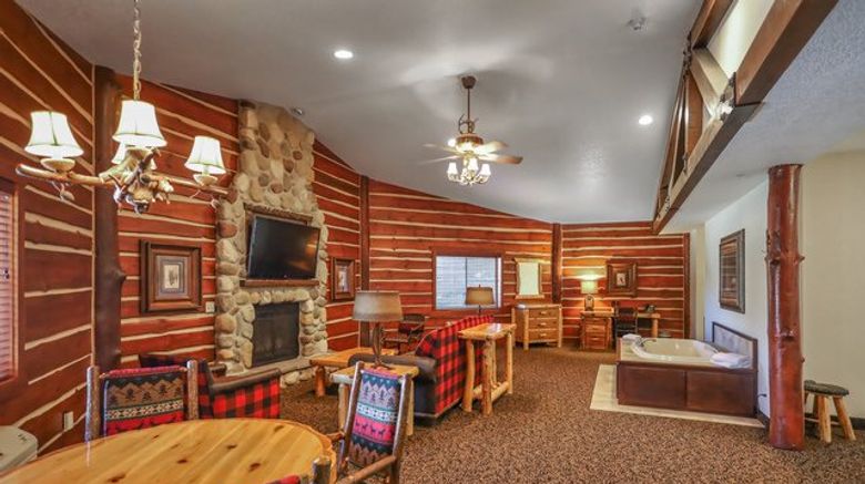 <b>Stoney Creek Hotel & Conference Center Suite</b>. Images powered by <a href="https://www.leonardoworldwide.com/" title="Leonardo Worldwide" target="_blank">Leonardo</a>.