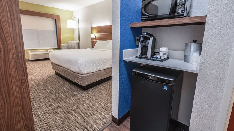 <b>Holiday Inn Express Hotel & Suites Room</b>. Images powered by <a href="https://www.leonardoworldwide.com/" title="Leonardo Worldwide" target="_blank">Leonardo</a>.