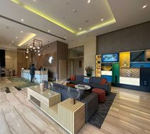 Holiday Inn Bengaluru Racecourse Lobby
