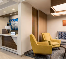 Holiday Inn Express Lobby
