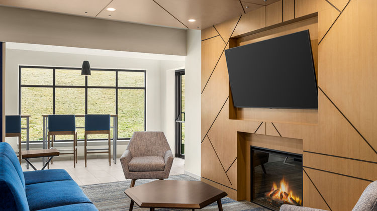 Holiday Inn Express Lobby