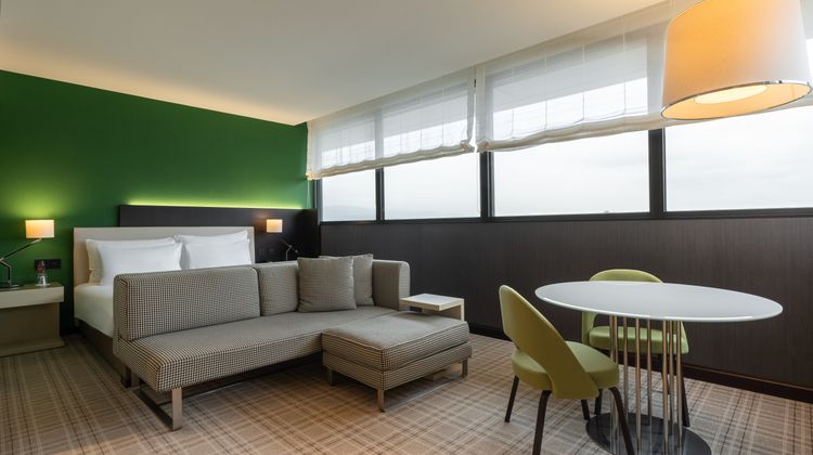 Crowne Plaza Geneva Room