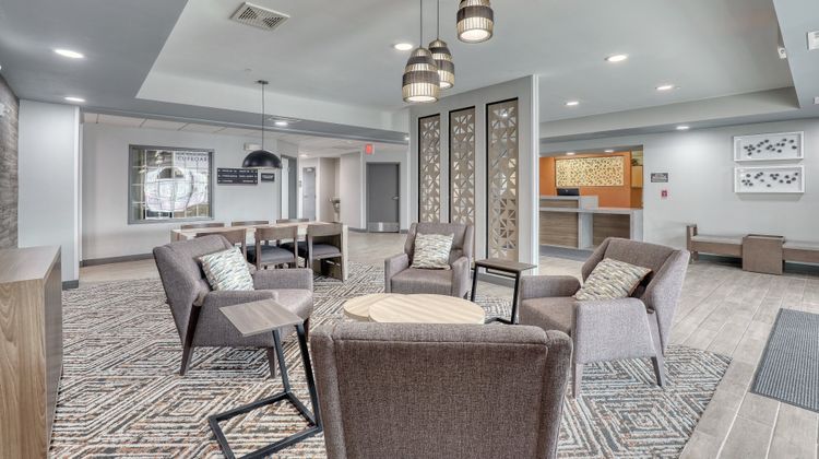 Candlewood Suites Milwaukee Airport Lobby