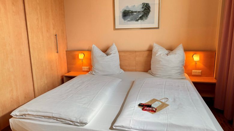 <b>Ringhotel Rhein-Ruhr Room</b>. Images powered by <a href="https://www.leonardoworldwide.com/" title="Leonardo Worldwide" target="_blank">Leonardo</a>.