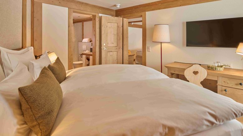 <b>The Glacier Hotel Room</b>. Images powered by <a href="https://www.leonardoworldwide.com/" title="Leonardo Worldwide" target="_blank">Leonardo</a>.