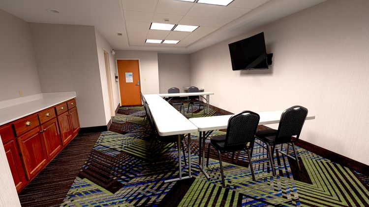 Holiday Inn Express Hotel & Suites Meeting