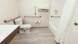 Holiday Inn Express and Suites Urbandale Room