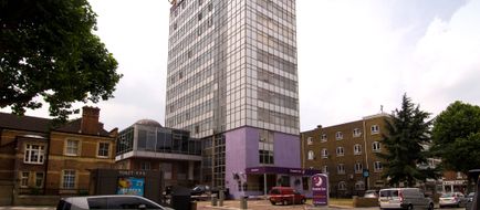 Premier Inn London Hammersmith Exterior