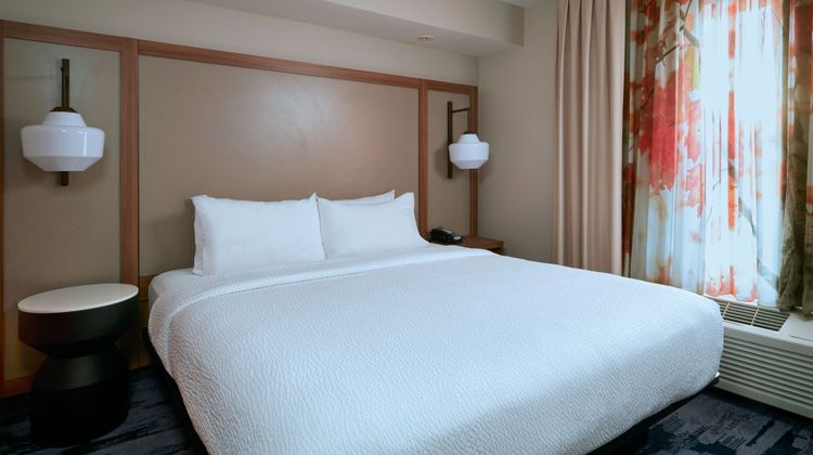 Fairfield Inn & Suites San Bernardino Room