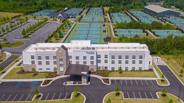 Fairfield Inn and Suites Rome Exterior