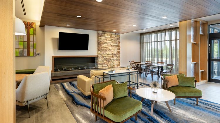 Fairfield Inn and Suites Rome Lobby