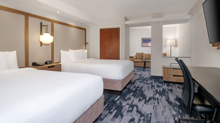 Fairfield Inn & Suites Denton Suite
