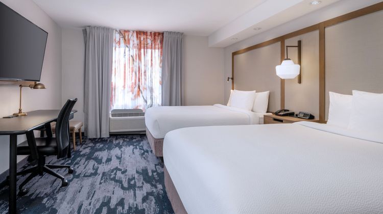 Fairfield Inn & Suites Denton Suite