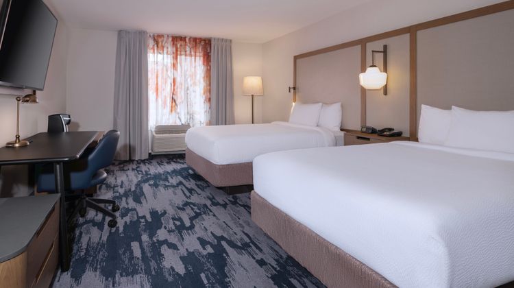 Fairfield Inn & Suites Denton Room