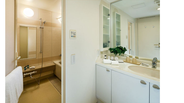 <b>Oakwood Residence Aoyama Room</b>. Images powered by <a href="https://www.leonardoworldwide.com/" title="Leonardo Worldwide" target="_blank">Leonardo</a>.