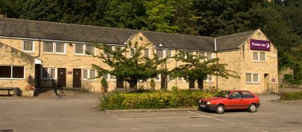 Premier Inn Halifax South (A629) Exterior