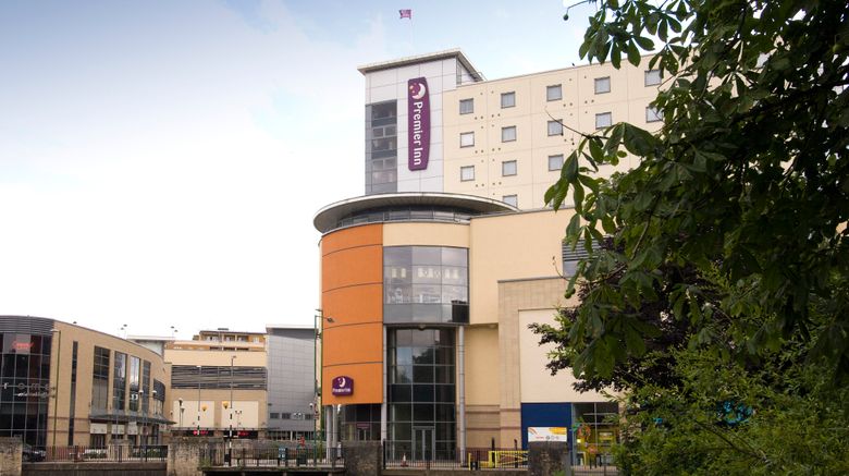 <b>Premier Inn Hemel Hempstead Central Exterior</b>. Images powered by <a href="https://www.leonardoworldwide.com/" title="Leonardo Worldwide" target="_blank">Leonardo</a>.