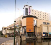 Premier Inn Hemel Hempstead Central Exterior