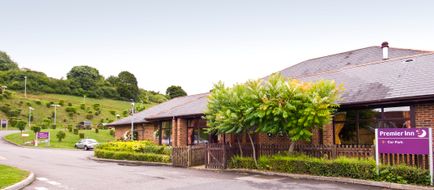 Premier Inn High Wycombe / Beaconsfield Exterior