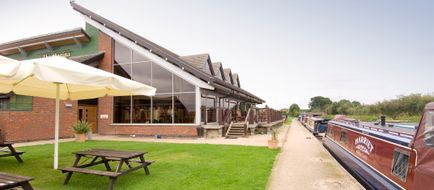 Premier Inn Hinckley Exterior