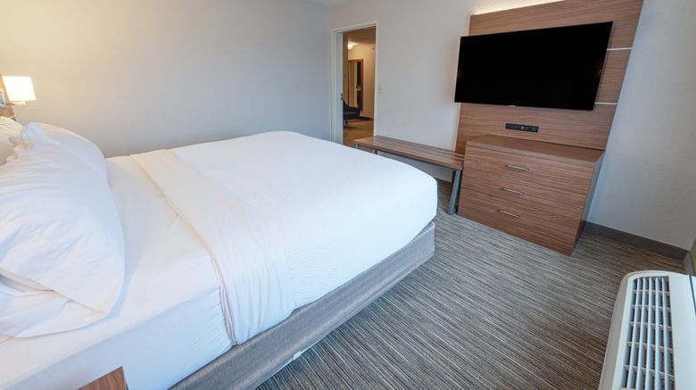 <b>Holiday Inn Express Hotel & Suites Room</b>. Images powered by <a href="https://www.leonardoworldwide.com/" title="Leonardo Worldwide" target="_blank">Leonardo</a>.