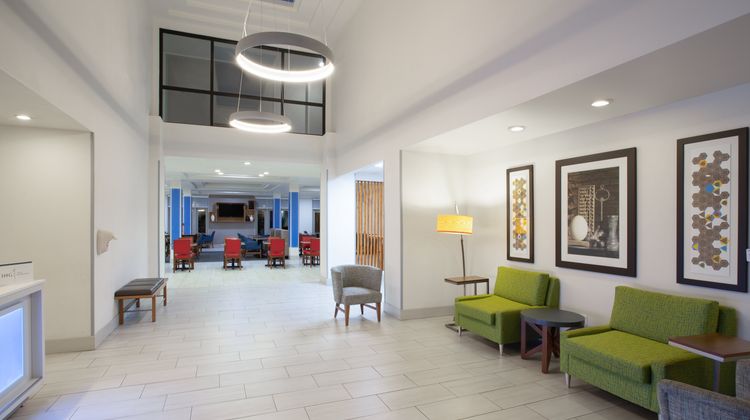 Holiday Inn Express Hotel & Suites Lobby