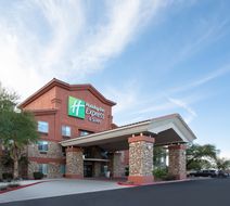 Holiday Inn Express Hotel & Suites Exterior