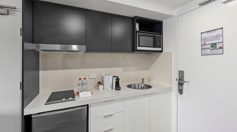 <b>Quest Kelvin Grove Room</b>. Images powered by <a href="https://www.leonardoworldwide.com/" title="Leonardo Worldwide" target="_blank">Leonardo</a>.