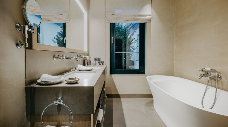 <b>PURS Luxury Boutique Hotel Room</b>. Images powered by <a href="https://www.leonardoworldwide.com/" title="Leonardo Worldwide" target="_blank">Leonardo</a>.
