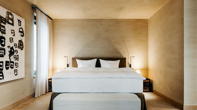<b>PURS Luxury Boutique Hotel Suite</b>. Images powered by <a href="https://www.leonardoworldwide.com/" title="Leonardo Worldwide" target="_blank">Leonardo</a>.