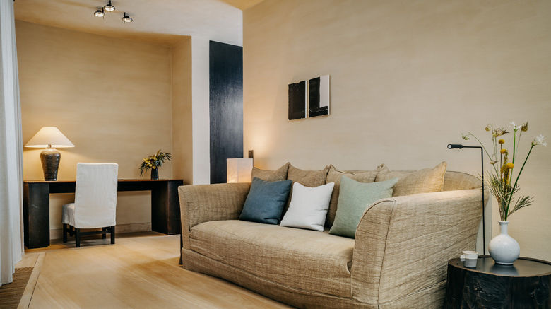 <b>PURS Luxury Boutique Hotel Suite</b>. Images powered by <a href="https://www.leonardoworldwide.com/" title="Leonardo Worldwide" target="_blank">Leonardo</a>.