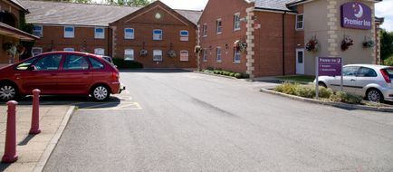 Premier Inn Kettering Exterior