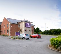 Premier Inn Kettering Exterior