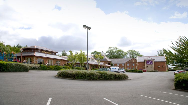 Premier Inn Kettering Exterior