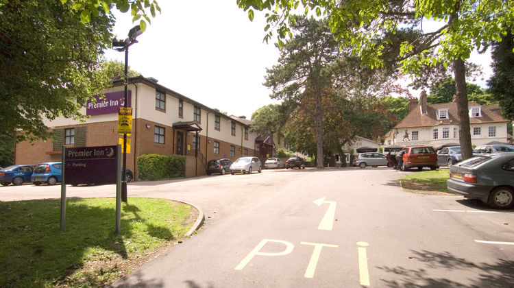 Premier Inn Kings Langley Exterior