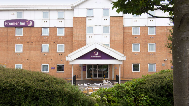 Premier Inn Leeds City West Exterior