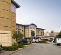 Premier Inn Leeds City Centre Exterior