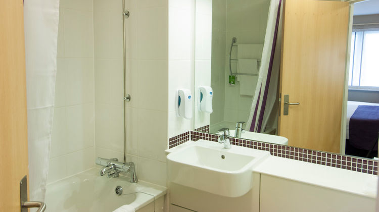 Premier Inn Leeds City Centre Room