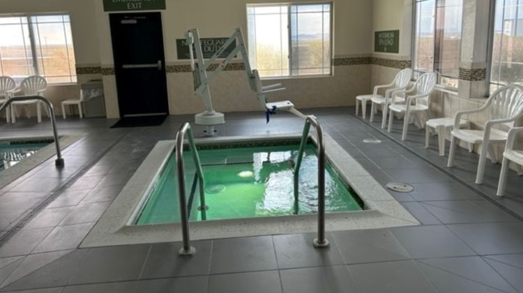 Holiday Inn & Suites Barstow Pool