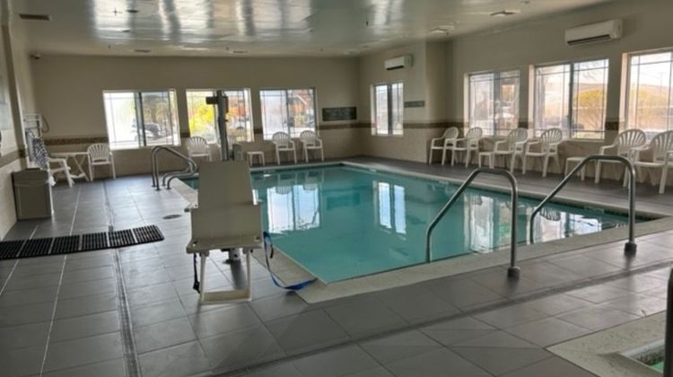 Holiday Inn & Suites Barstow Pool